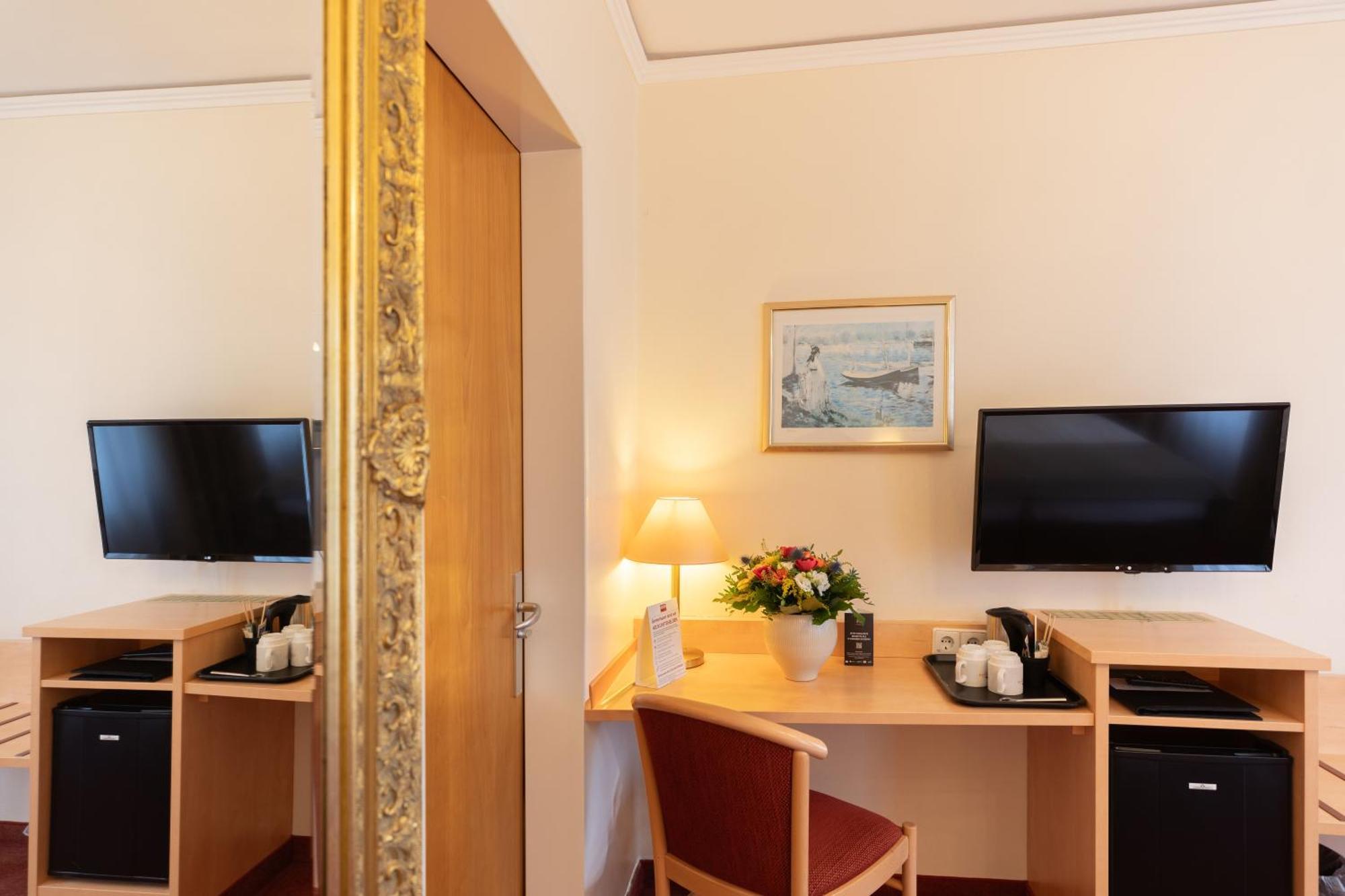 โนวุม โฮเต็ล เบรเมอร์ เฮาส์ แอม ฮุพบาห์นอฟ Hotel เบรเมน ภายนอก รูปภาพ