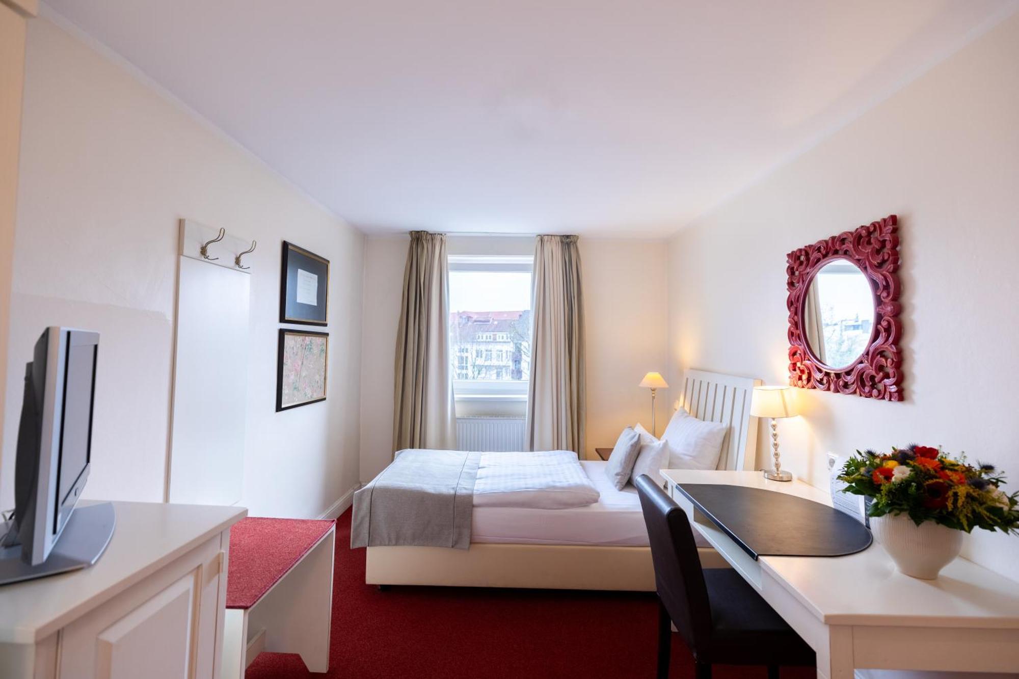 โนวุม โฮเต็ล เบรเมอร์ เฮาส์ แอม ฮุพบาห์นอฟ Hotel เบรเมน ภายนอก รูปภาพ