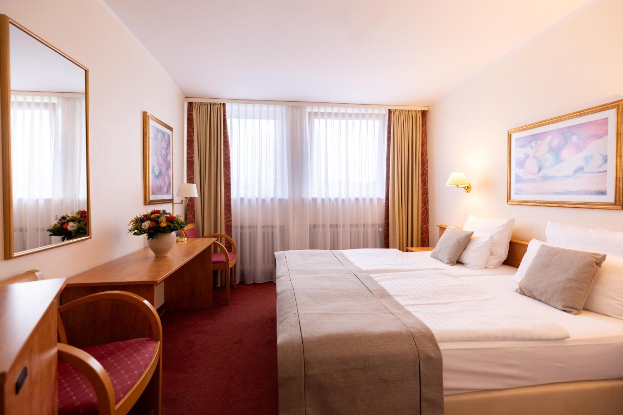 โนวุม โฮเต็ล เบรเมอร์ เฮาส์ แอม ฮุพบาห์นอฟ Hotel เบรเมน ภายนอก รูปภาพ