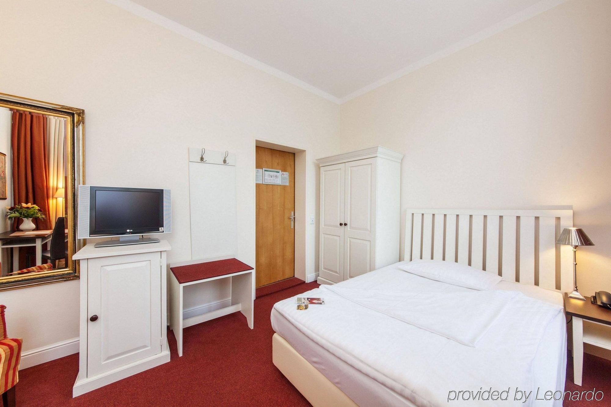 โนวุม โฮเต็ล เบรเมอร์ เฮาส์ แอม ฮุพบาห์นอฟ Hotel เบรเมน ภายนอก รูปภาพ