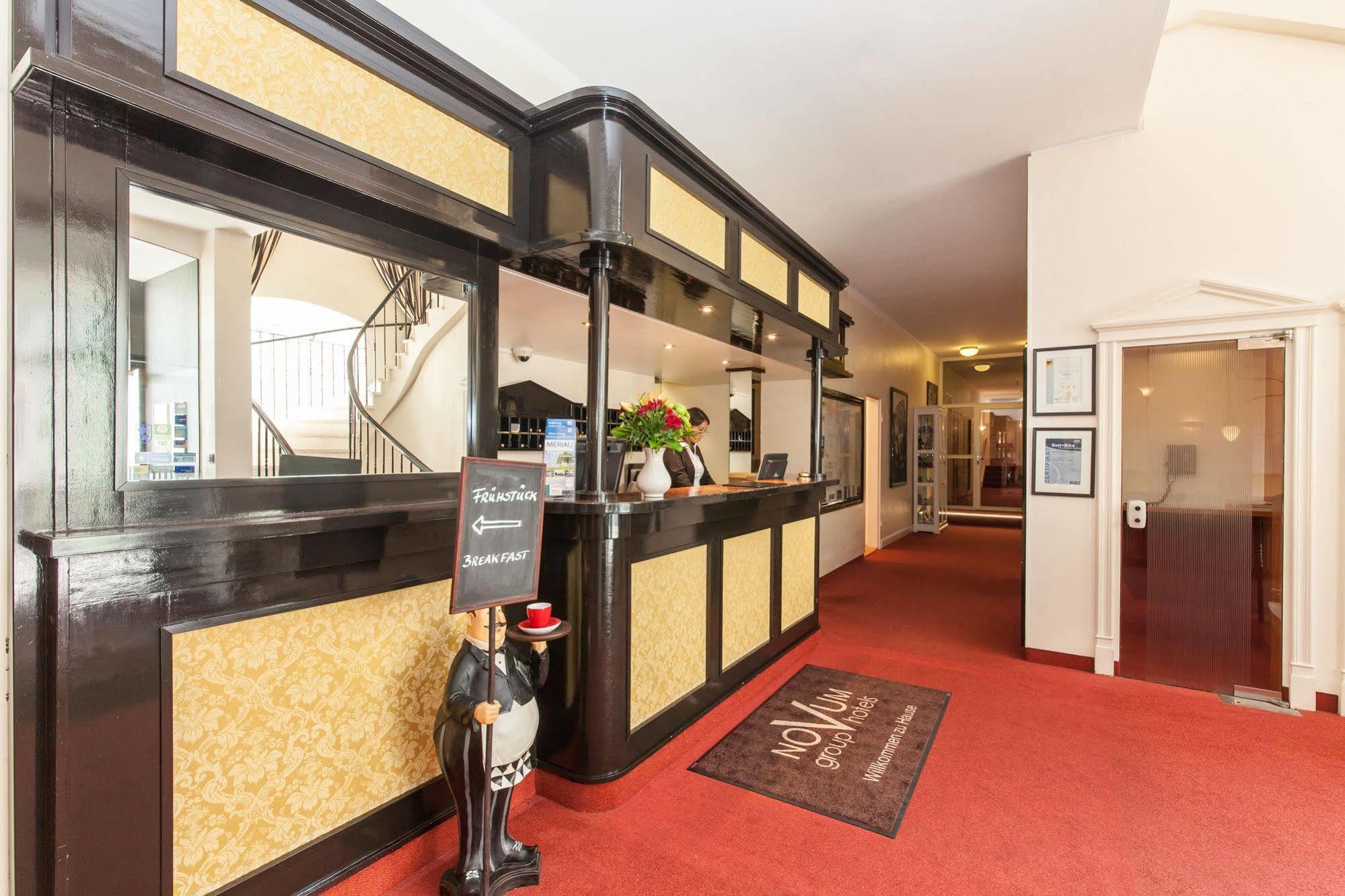 โนวุม โฮเต็ล เบรเมอร์ เฮาส์ แอม ฮุพบาห์นอฟ Hotel เบรเมน ภายนอก รูปภาพ